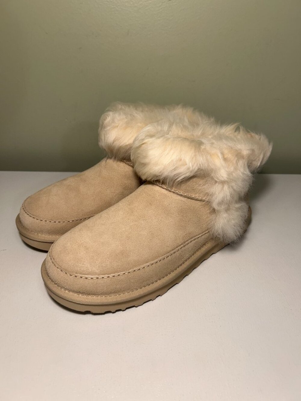 Ugg Women's Classic Ultra Mini Chalet